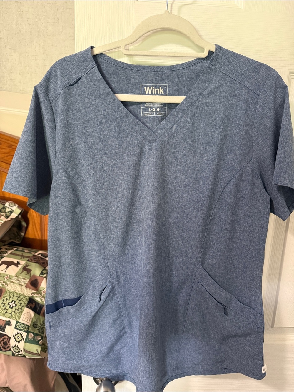 Wink Renew Womans heathered  Blue V-Neck Short Sleeve Top and Jogger pants